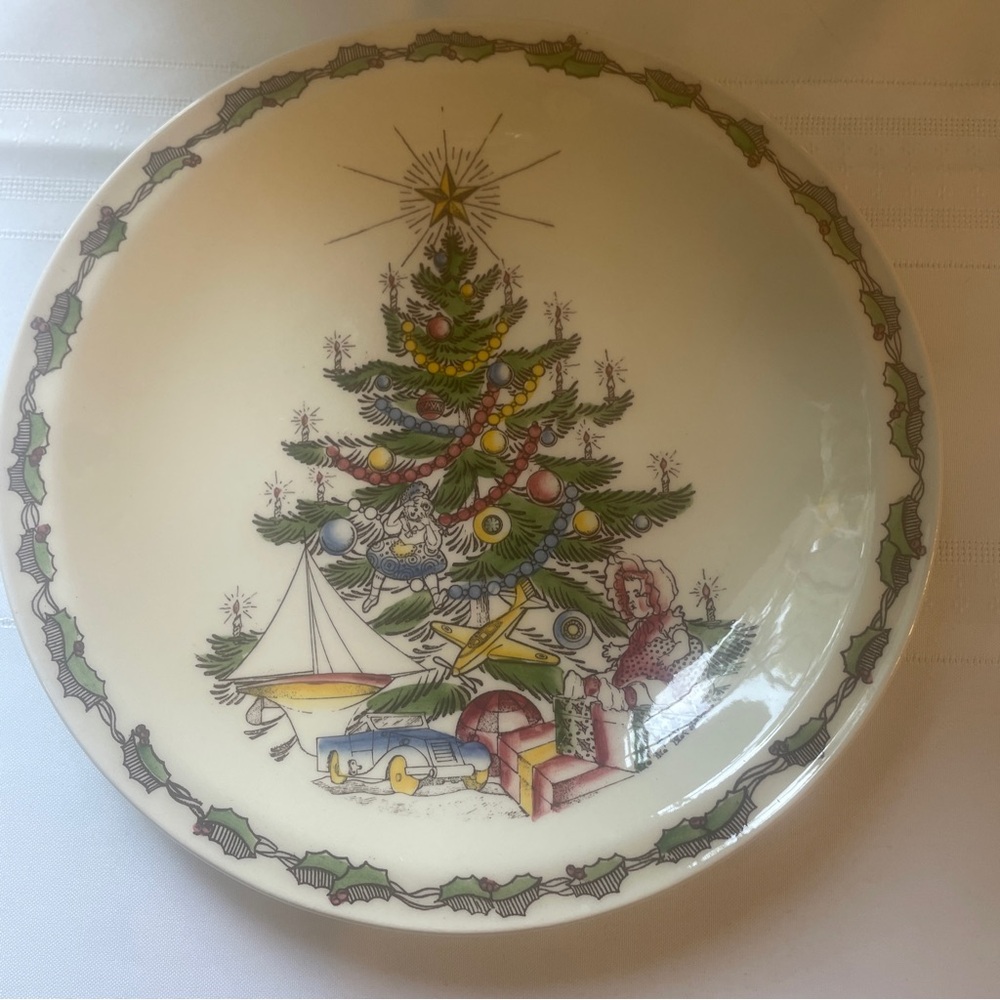 Very Rare Vintage Christmas Plate by Vernon Kilns